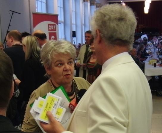 CIMG0289_im Saal-18.jpg